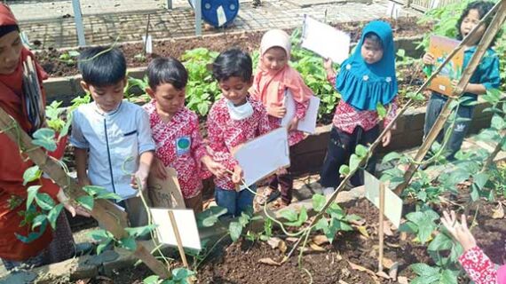 Mengapa Pendidikan Sekolah Alam Adalah Pilihan Terbaik untuk Perkembangan Anak Anda?