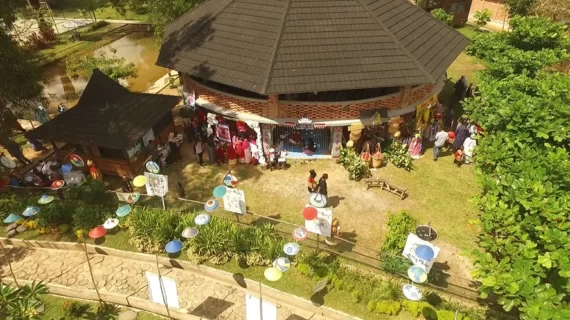 Kolaborasi dengan Komunitas Lokal: Sekolah Alam Palembang dan Kontribusinya bagi Masyarakat